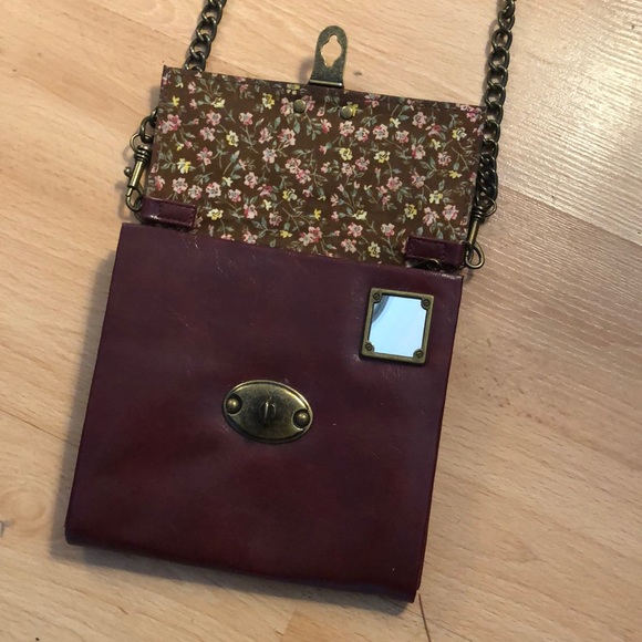 Burgundy chain strap purse - Picture 2 of 3